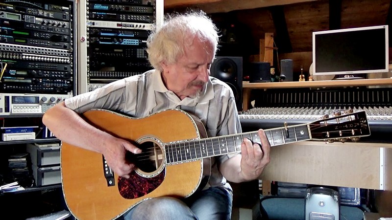 Christian Laborde dans son Studio d'Enregistrement